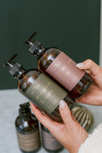 Load image into Gallery viewer, liquid hand soap // holiday
