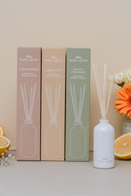 Load image into Gallery viewer, reed diffuser // spring