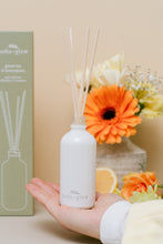 Load image into Gallery viewer, reed diffuser // spring