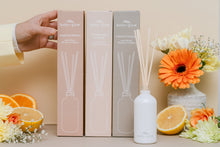 Load image into Gallery viewer, reed diffuser // spring