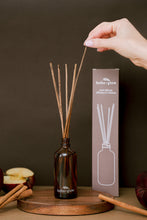 Load image into Gallery viewer, reed diffusers // autumn