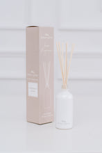 Load image into Gallery viewer, madagascar vanilla // reed diffuser