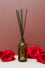 Load image into Gallery viewer, reed diffuser // valentine