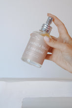 Load image into Gallery viewer, vanilla bean & coconut husk // linen + room spray