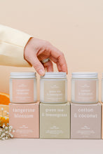 Load image into Gallery viewer, 4oz spring mini candles
