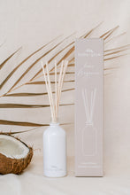 Load image into Gallery viewer, reed diffuser // summer
