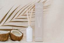 Load image into Gallery viewer, reed diffuser // summer
