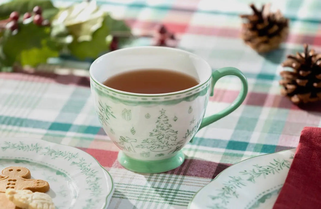 Vintage holiday tree / latte mug / 13oz
