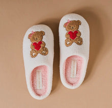 Load image into Gallery viewer, Lifestyle slippers / teddy bear
