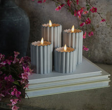 Load image into Gallery viewer, 4&quot; Grey Cement Column 3D Flame Candle
